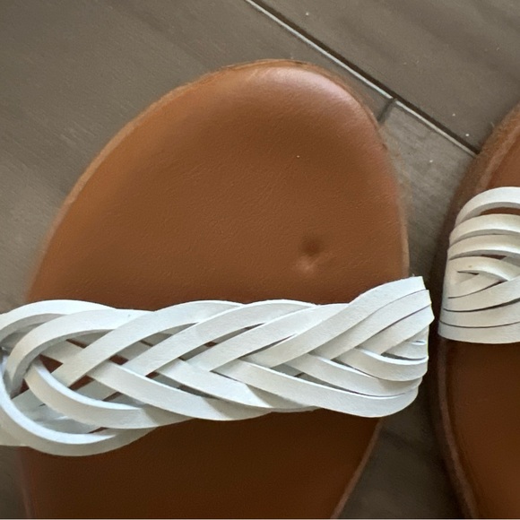 Universal Thread Sandals Blue/white size 9 NWT - Picture 2 of 3